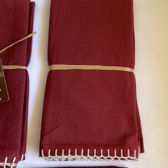 Bardwill Linens Avery Mahogany Set of 8 Table Napkins . - Picture 4 of 6